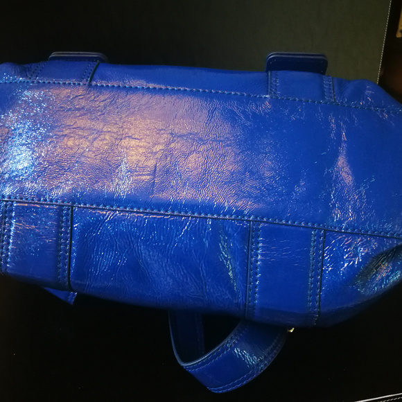 Michael Kors Blue Fashion Tote - Picture 4 of 8